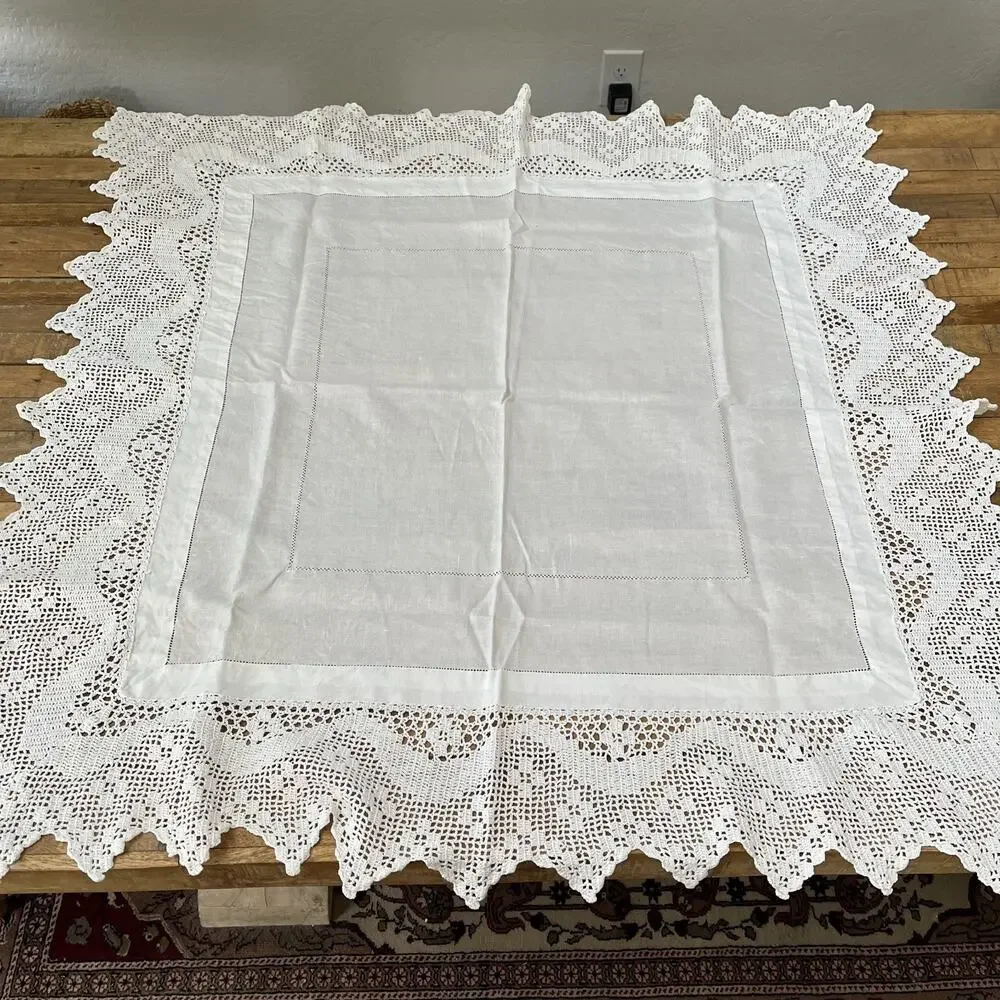 Victorian Irish Linen Handmade Lace Table Topper Centerpiece